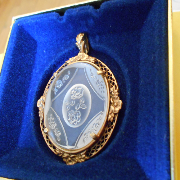 Vintate Victorian Style Pendant - Picture 4 of 8